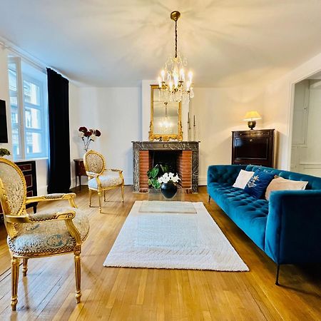 La Suite De Notre Dame Au Pied Du Chateau Fort Sedan Exteriör bild